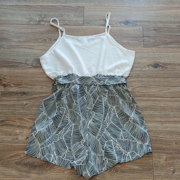 Romper - Picture 4 of 4